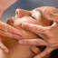 Μαλακό μασάζ προσώπου για ακτινοβόλο δέρμα και αναζωογόνηση προσώπου Gentle face massage for radiant skin and face lifting rejuvenation